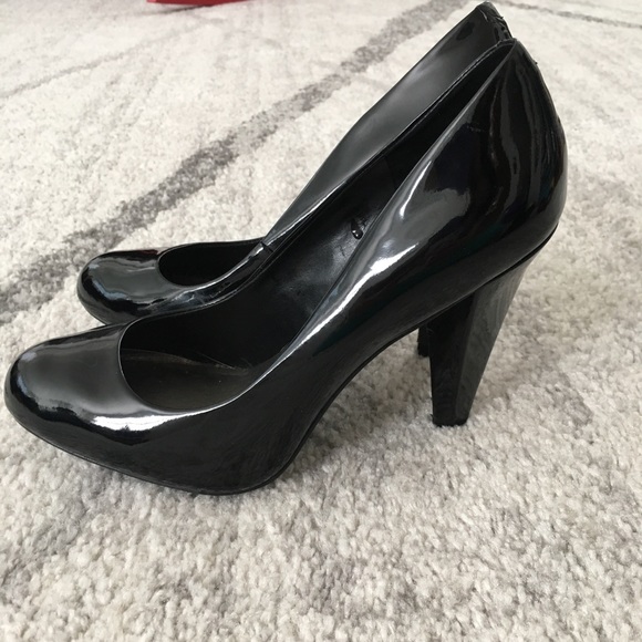 INC Heels 8.5 - Picture 2 of 4